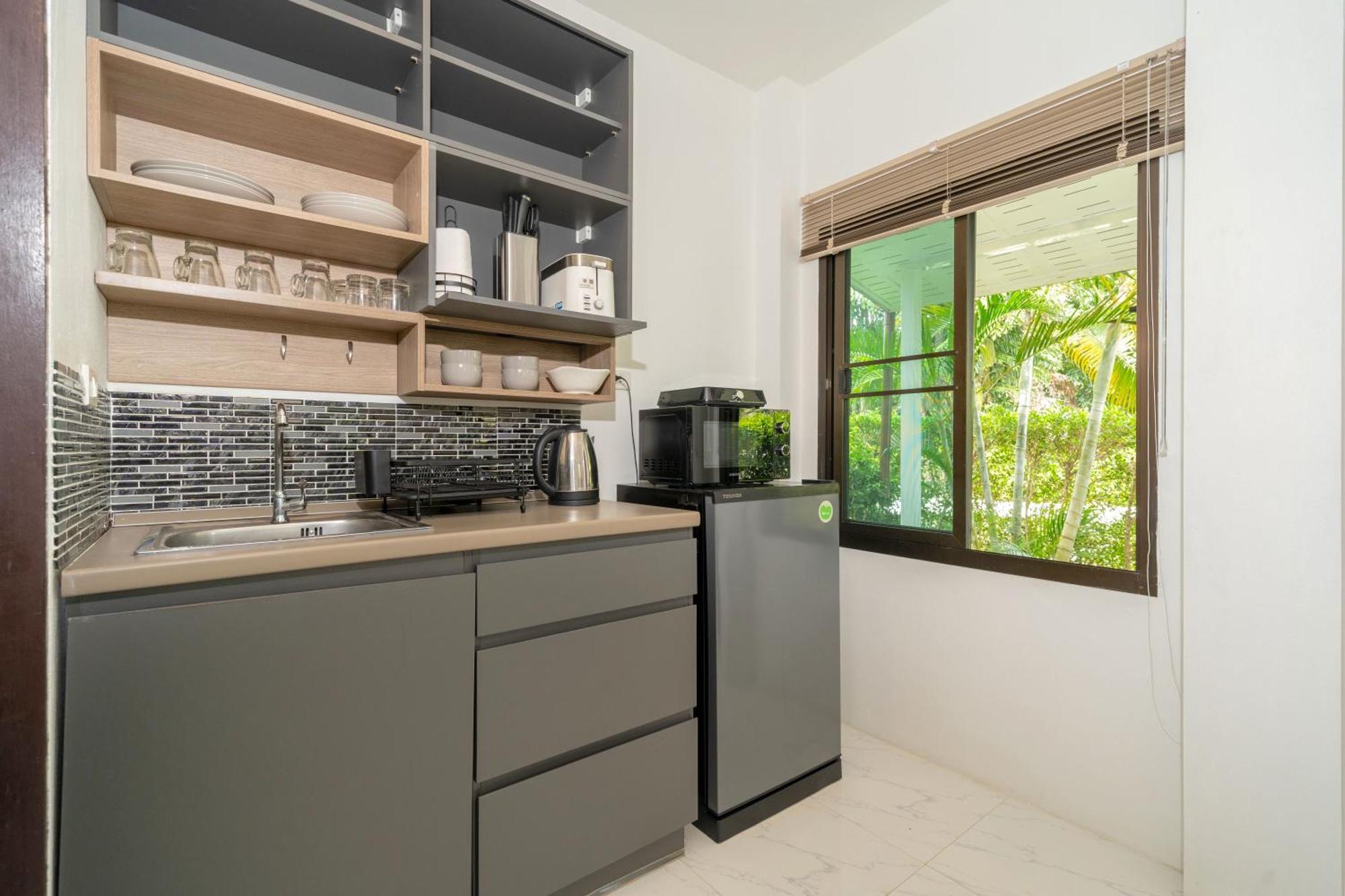 Oxavia Garden Oasis In Nai Harn - Your Private Tropical Garden With 3 Cabins And Jacuzzi Rawai Экстерьер фото
